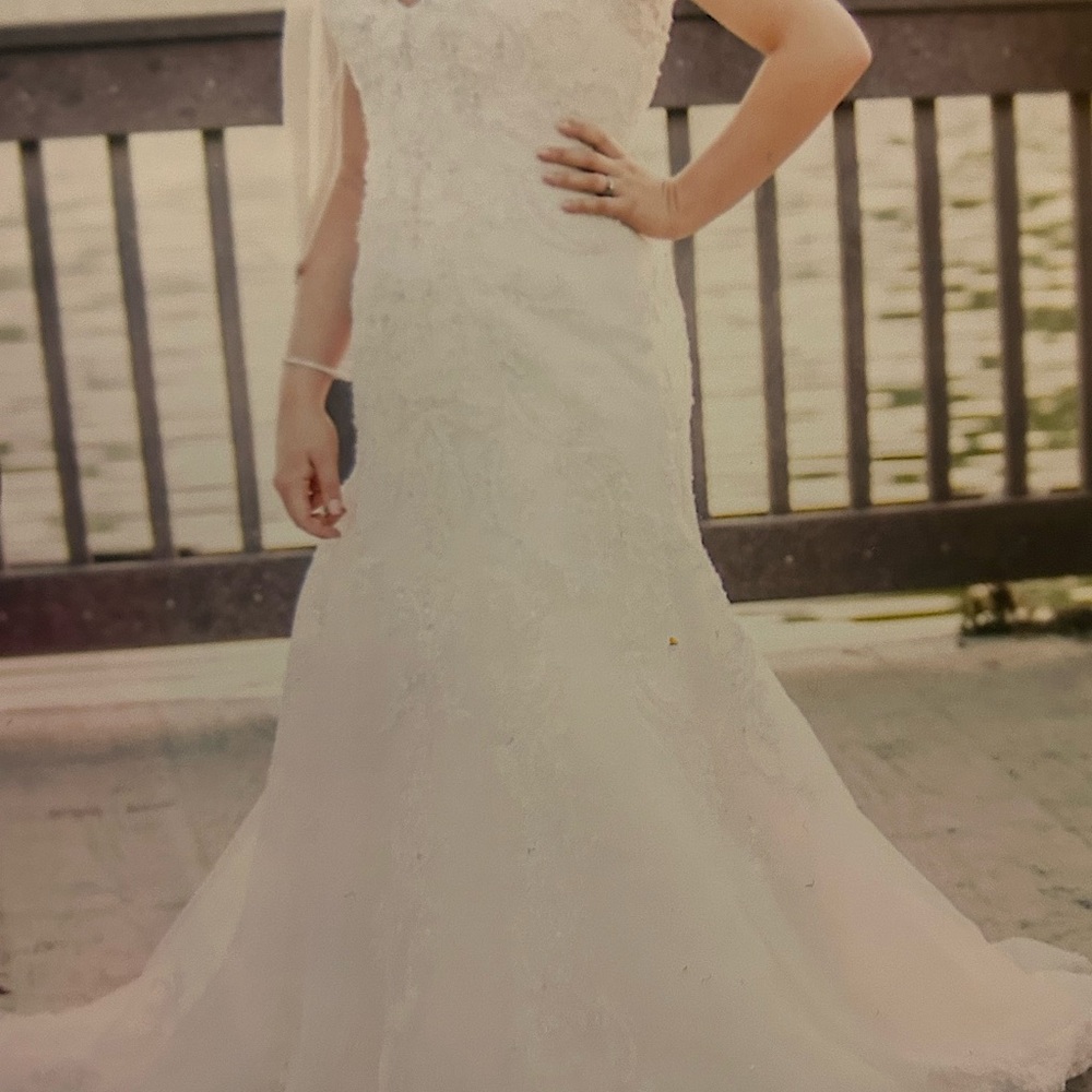 Maggie Sottero White Lace Wedding Dress - Picture 6 of 16